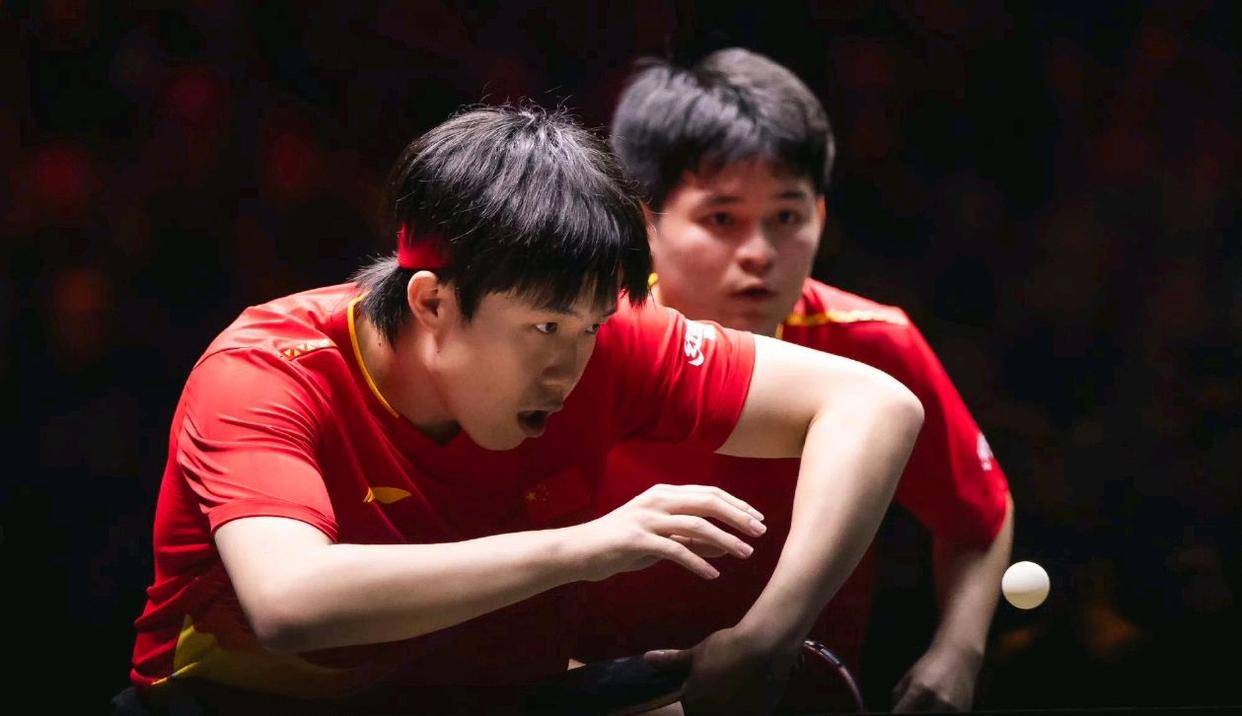 中国队翻盘瑞典队，张继科点燃赛场