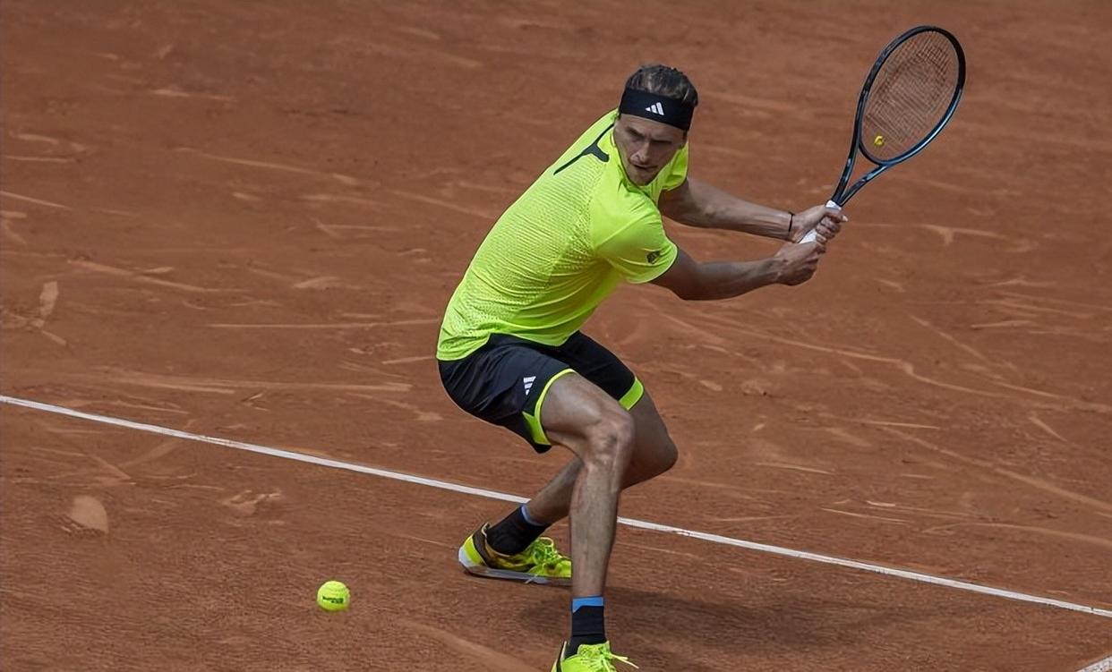 法网逆转年终总决赛,兹维列夫关键制胜的简单介绍 法网逆转年终总决赛,兹维列夫关键制胜的简单介绍